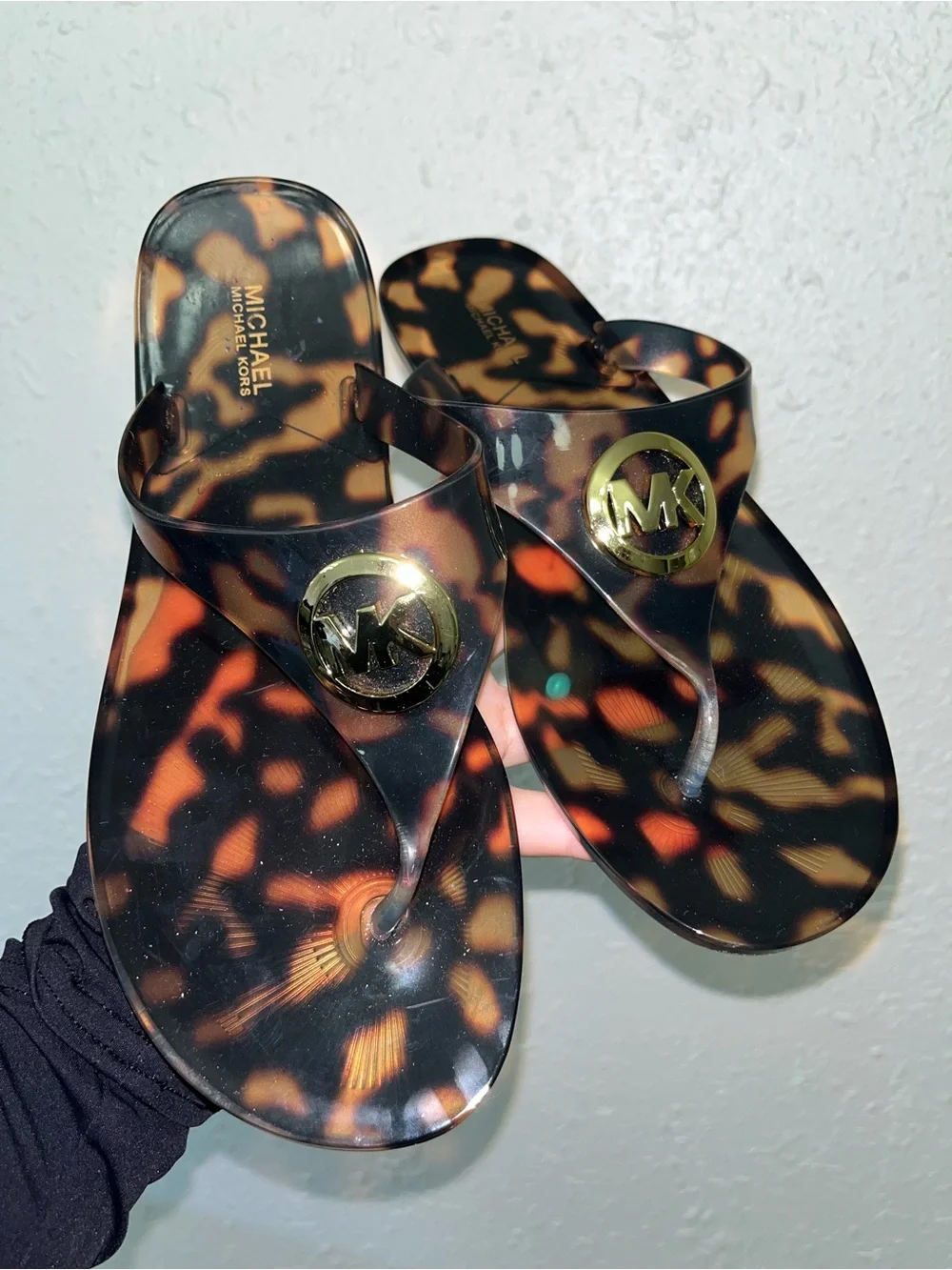 Michael Kors Women's Tortoiseshell Jelly Thong Sandals - Brown/Black